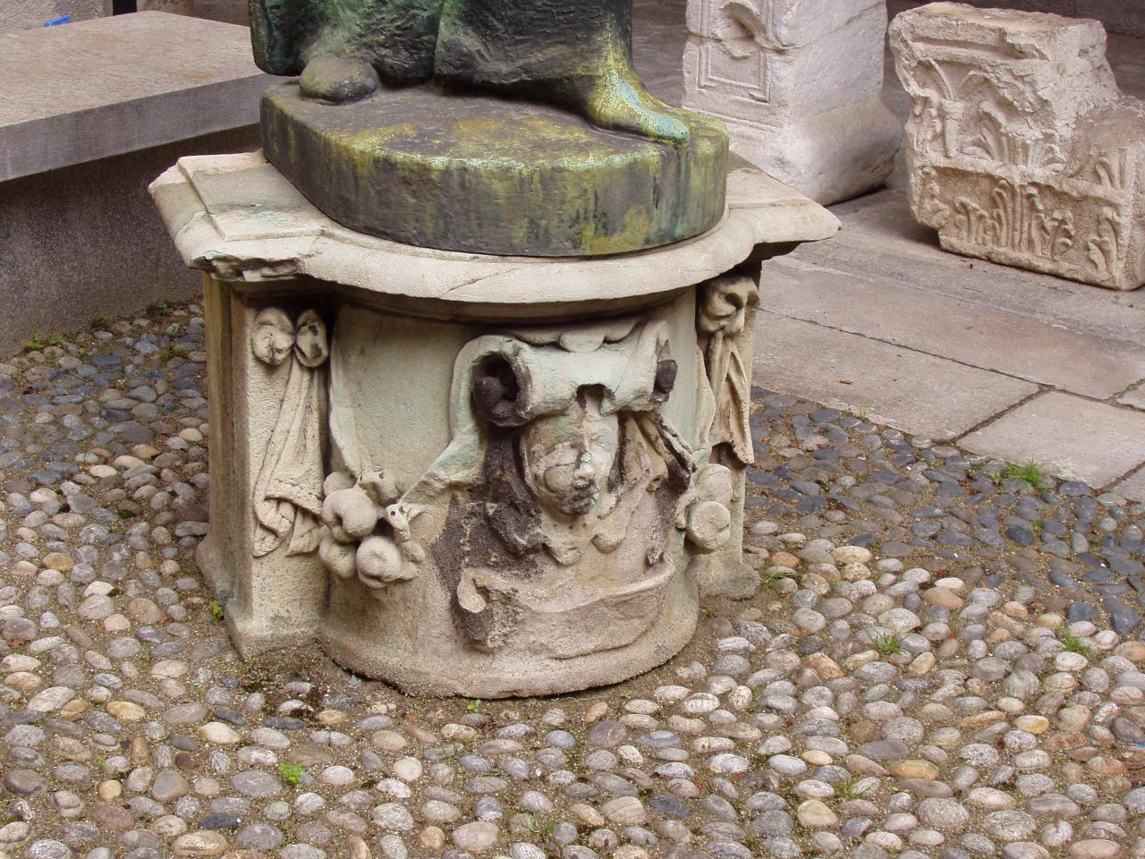 Piedistallo (4) (piedistallo) di Bussola, Dionigi (seconda metà sec. XVII)