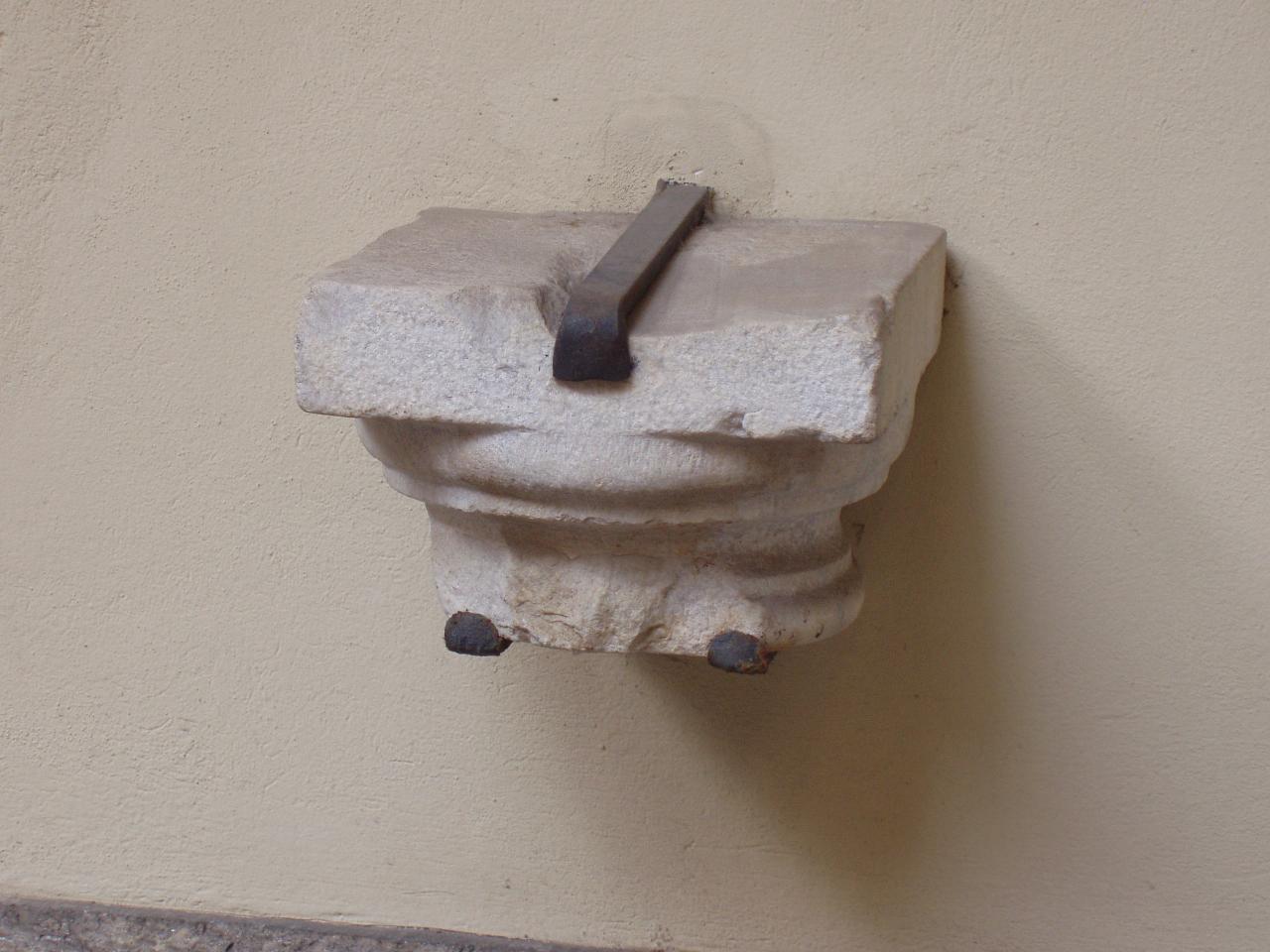 capitello (capitello) di autore ignoto (n.d.)