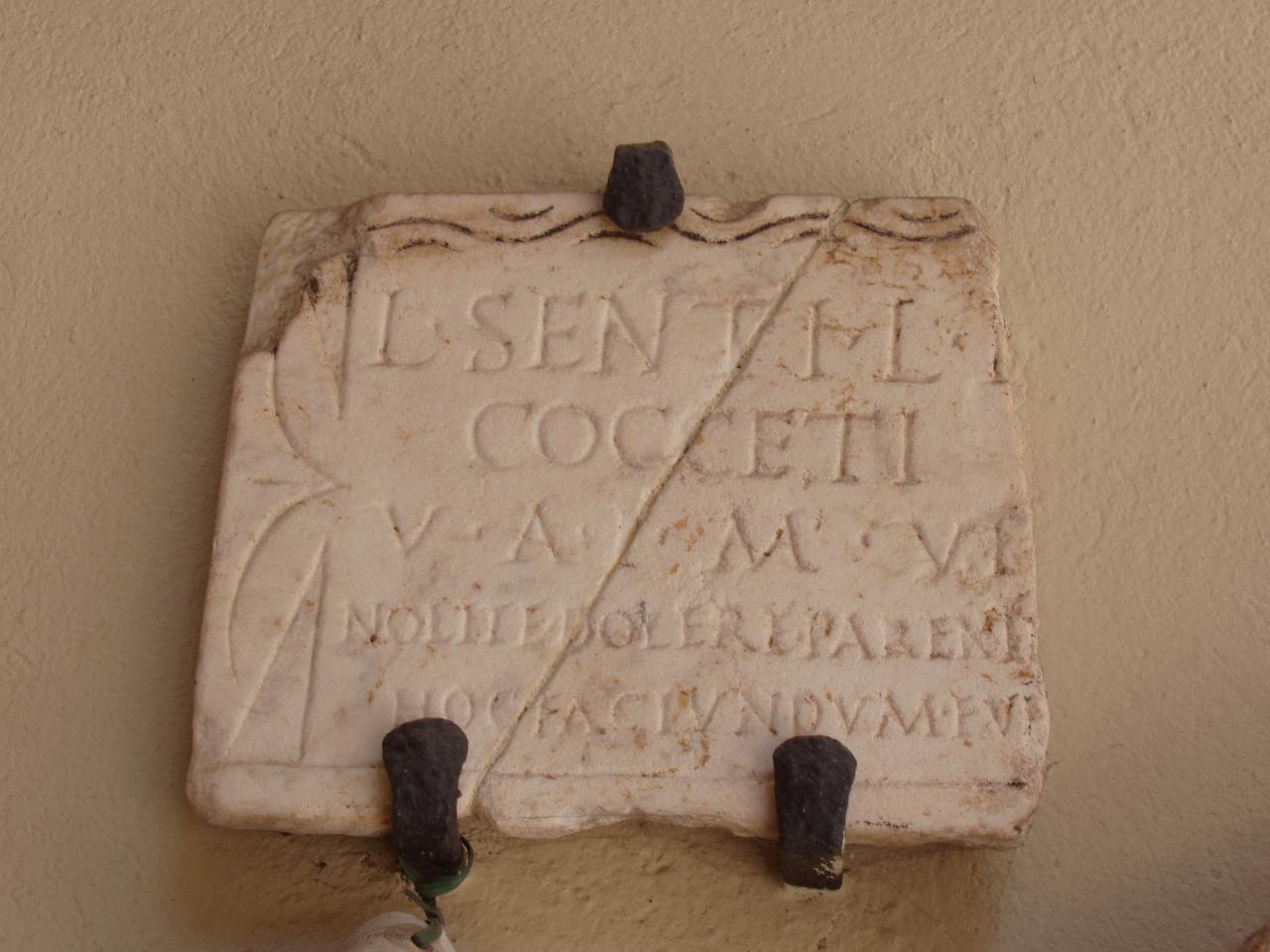 Lastra funeraria decorata (lastra) - n.d. (secc. I/ II)