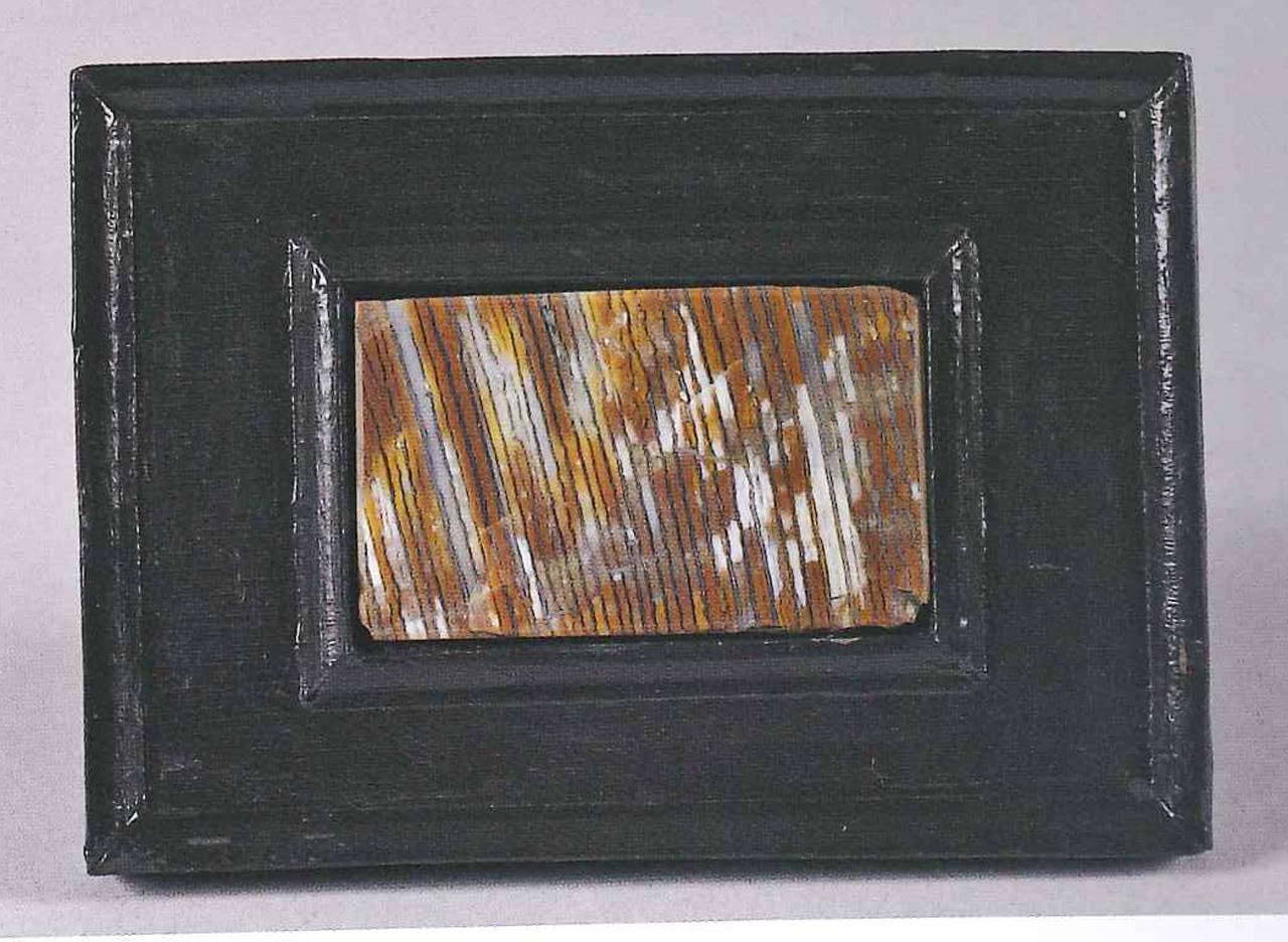 Campione di agata in cornice lignea (pietra) - n.d. (n.d.)