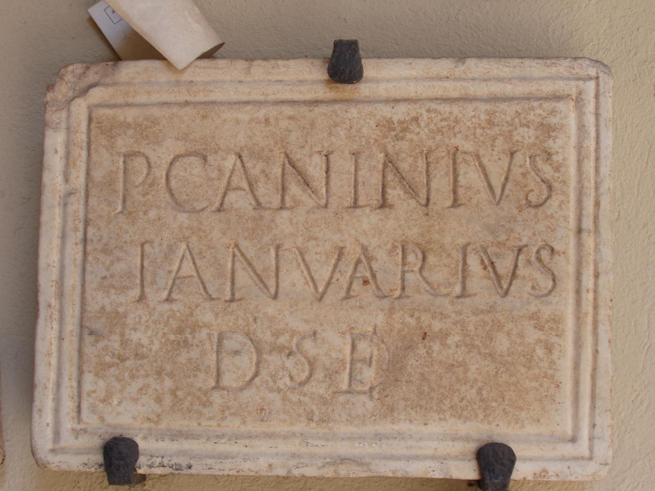 Tabella funeraria (lastra) - n.d. (secc. I/ II)