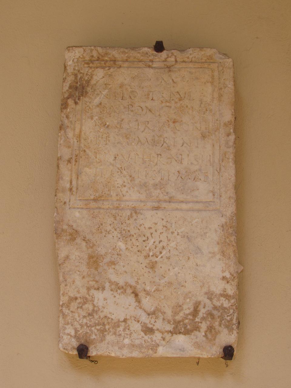 Lastra a forma di stele (lastra) - n.d. (secondo quarto sec. II)