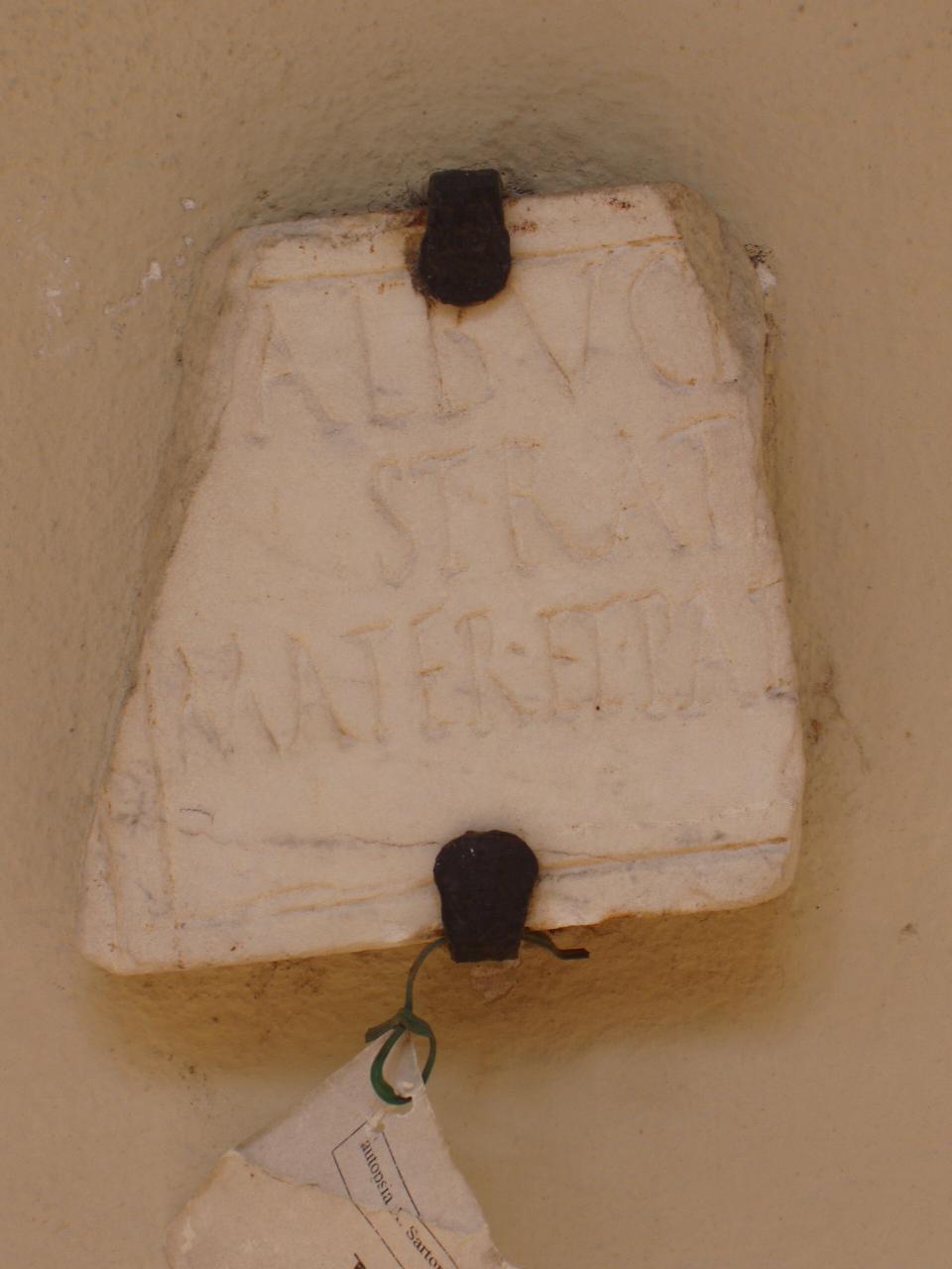 Frammento di lastra funeraria (lastra) - n.d. (secc. I/ II)