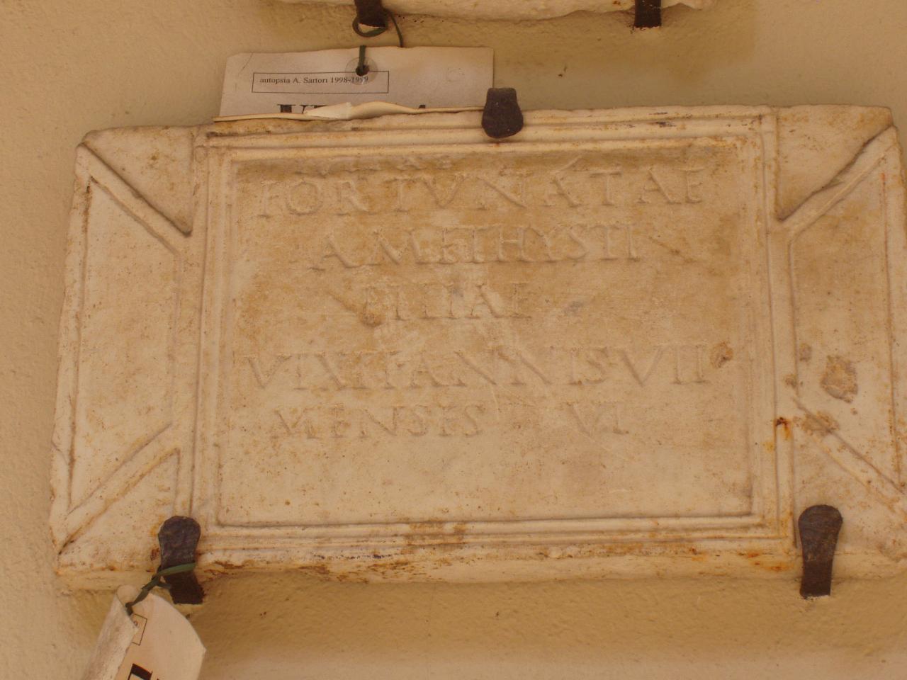 Lastra funeraria (lastra) - n.d. (prima metà sec. I)