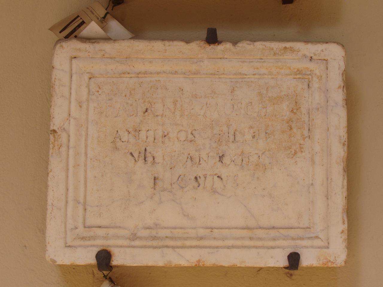 Lastra funeraria da Roma (lastra) - n.d. (fine sec. I)