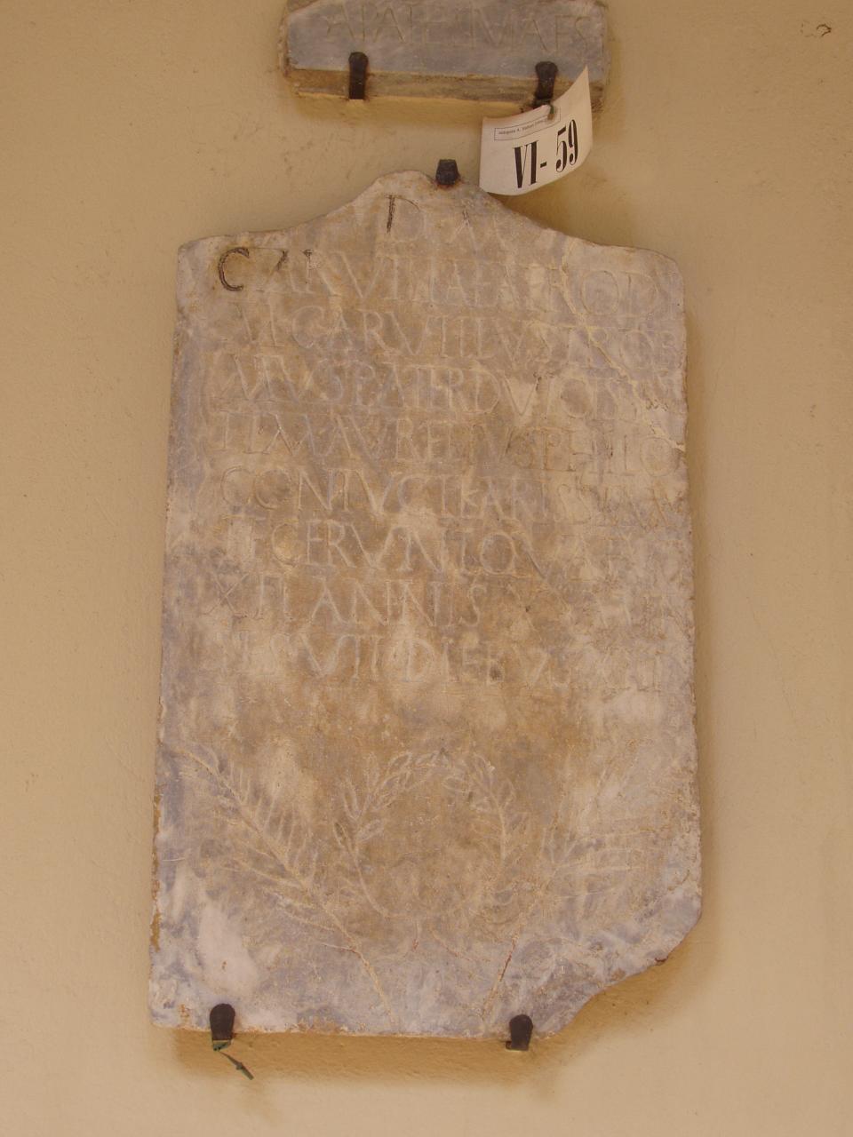 Lastra o stele funeraria urbana (lastra) - n.d. (sec. II)