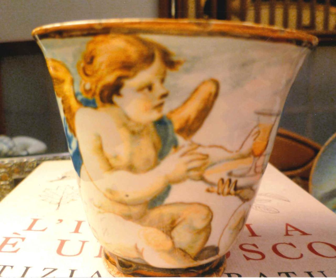 Chicchera con due putti (chicchera) - manifattura di Castelli (sec. XVIII)