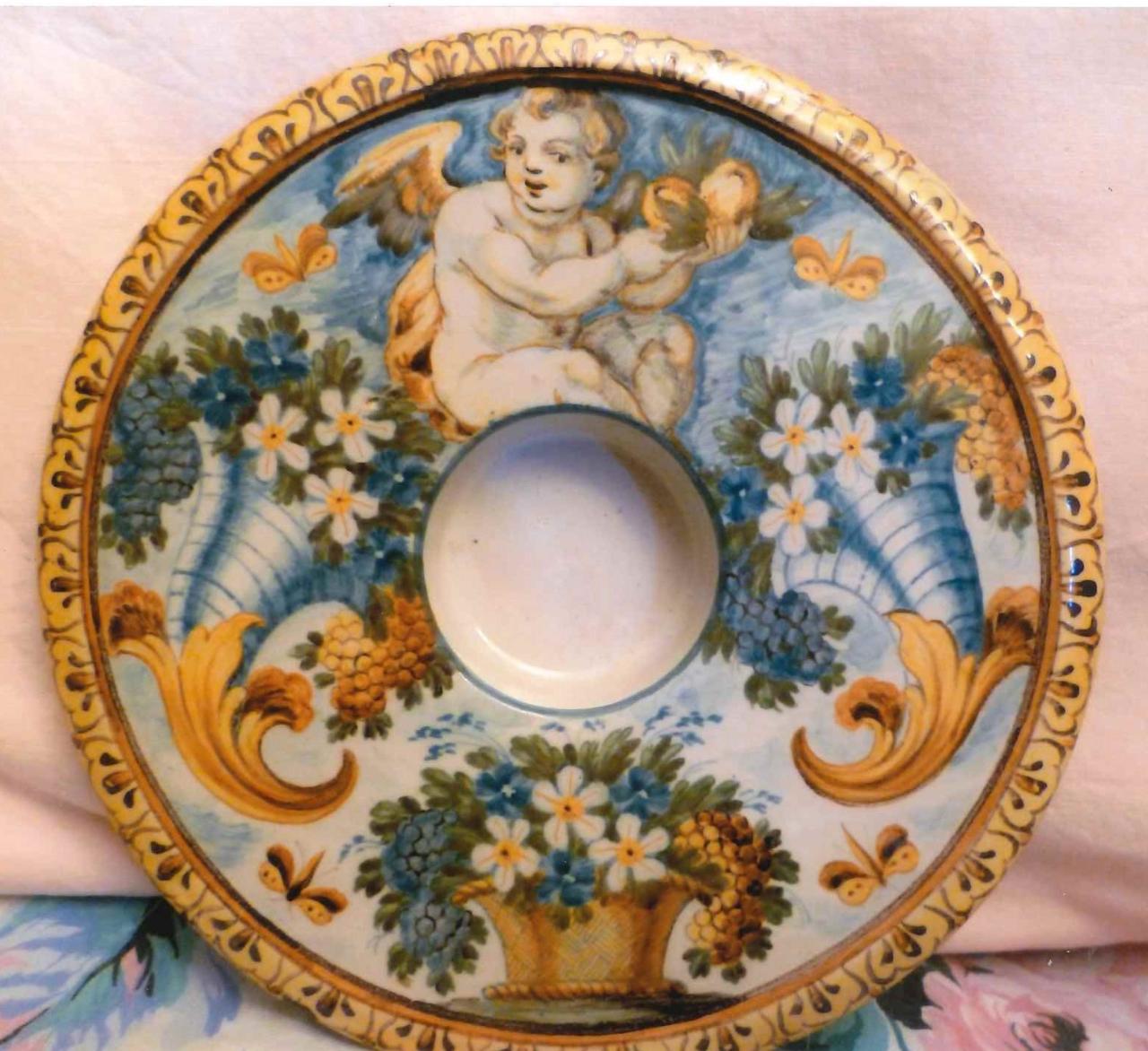 Piattino sottochicchera con putti (piattino) - manifattura di Castelli (sec. XVIII)