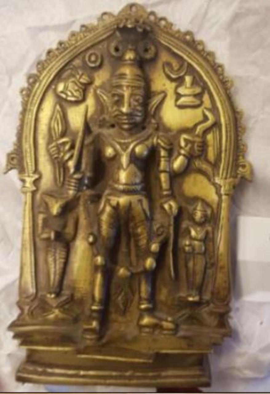 Virabhadra con piedistallo (placca) - manifattura del Maharashtra (sec. XVIII)