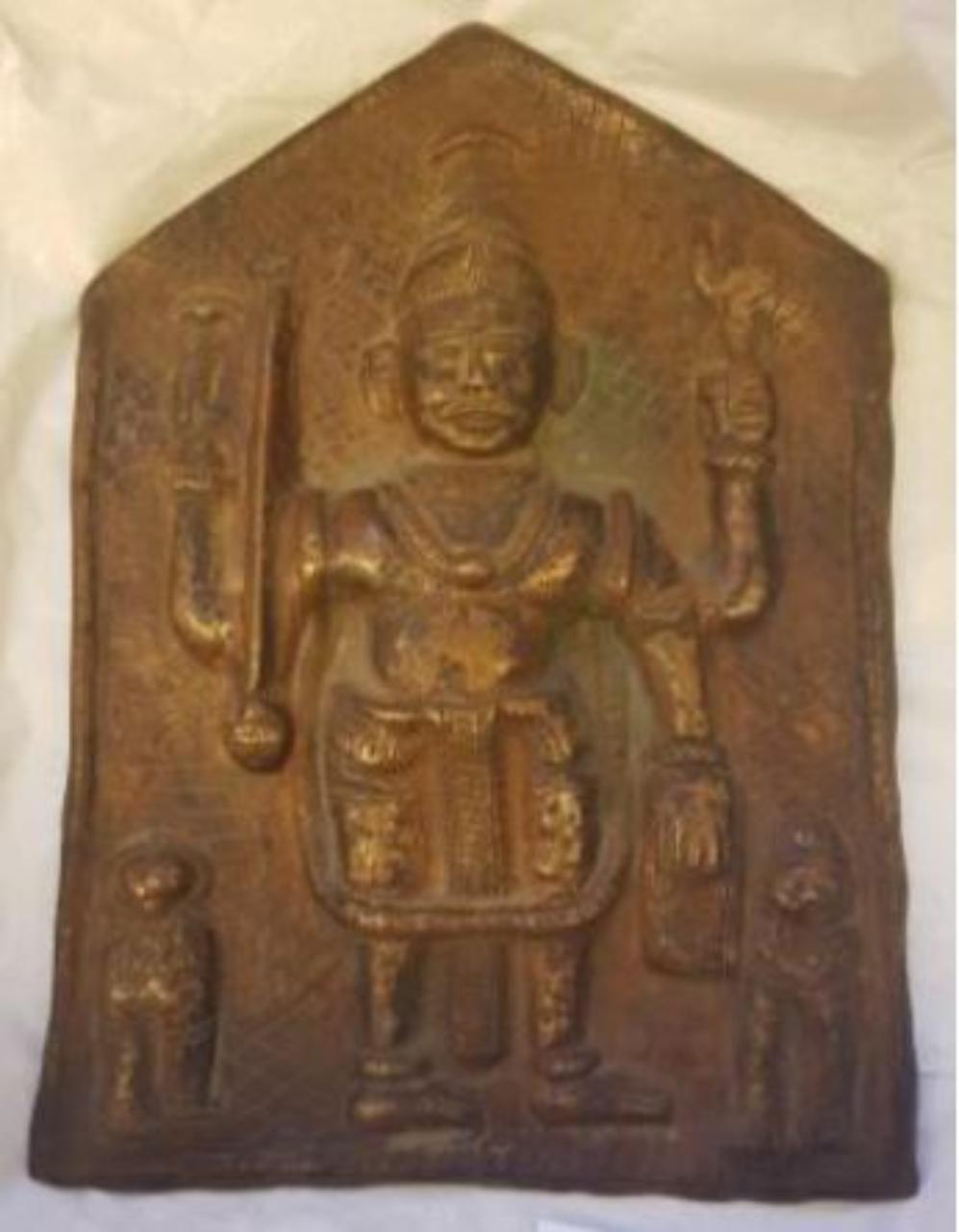 Virabhadra con due figure (placca) - manifattura del Maharashtra (sec. XVIII)