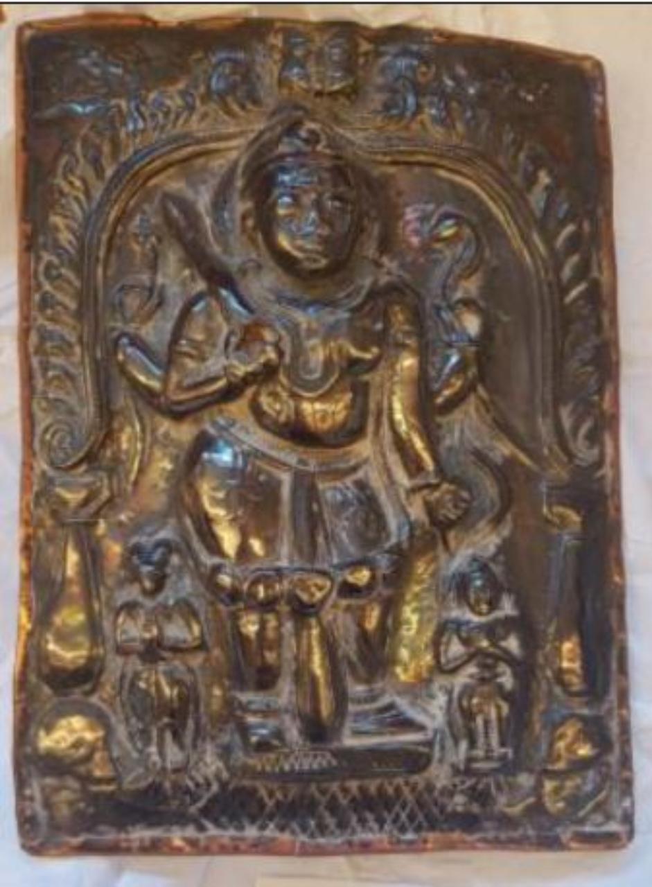 Virabhadra stante con un piede perpendicolare e uno parallelo (placca) - ambito India meridionale (sec. XIX)