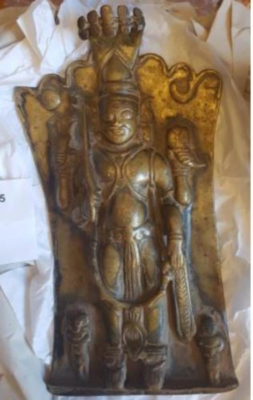 Virabhadra con grande naga centrale a cinque teste (placca) - manifattura del Maharashtra (sec. XVIII)