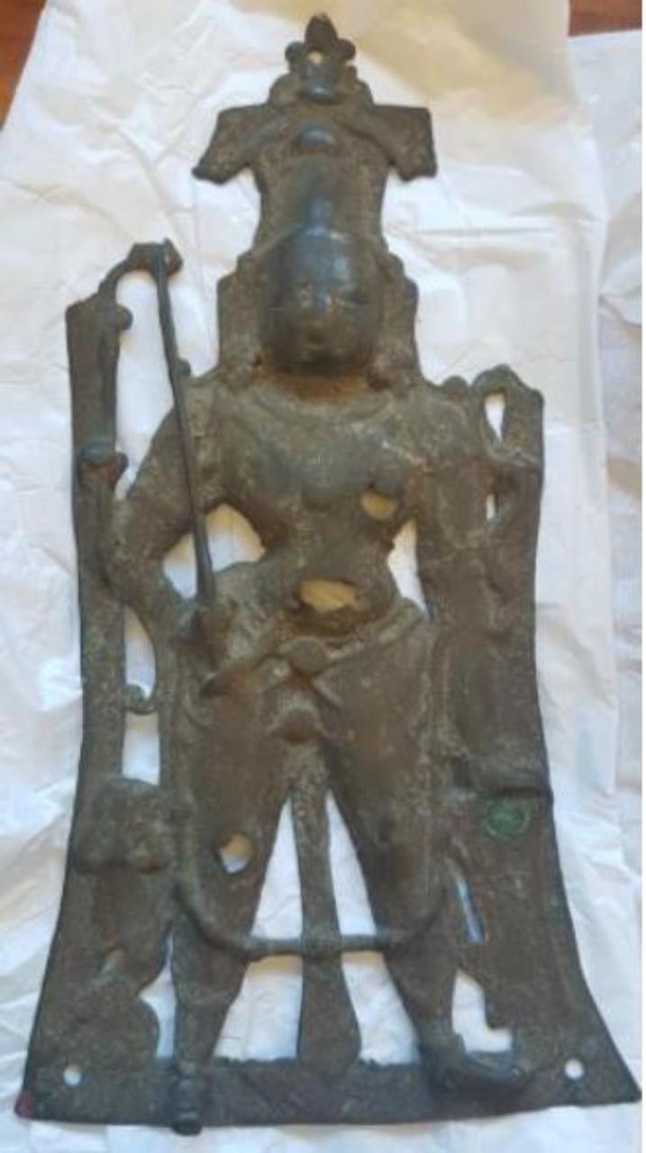 Virabhadra a due braccia (placca) - manifattura del Himachal Pradesh (sec. XVIII)