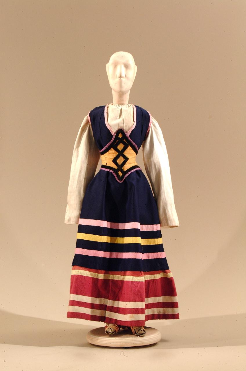 Figlia oste (costume) di Compagnia Carlo Colla e Figli; Compagnia Carlo Colla e Figli (ideatore; realizzatore) - Carlo Colla e Figli /Gerolamo||Carlo Colla e Figli /Gerolamo (primo quarto sec. XX)