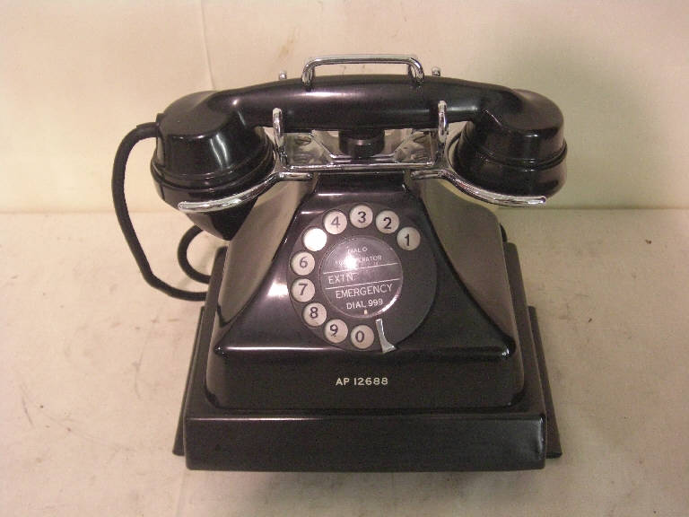 telefono da tavolo di Ericsson - produzione (metà sec. XX)