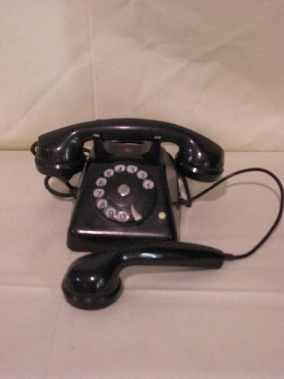 telefono da tavolo - produzione (metà sec. XX)