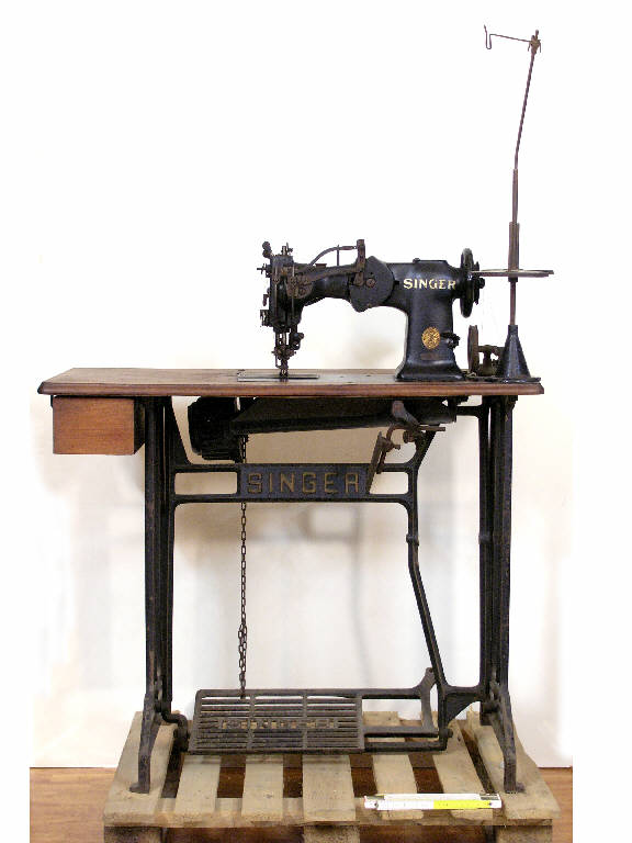 macchina da cucire di SINGER Manfg & Co (sec. XX)