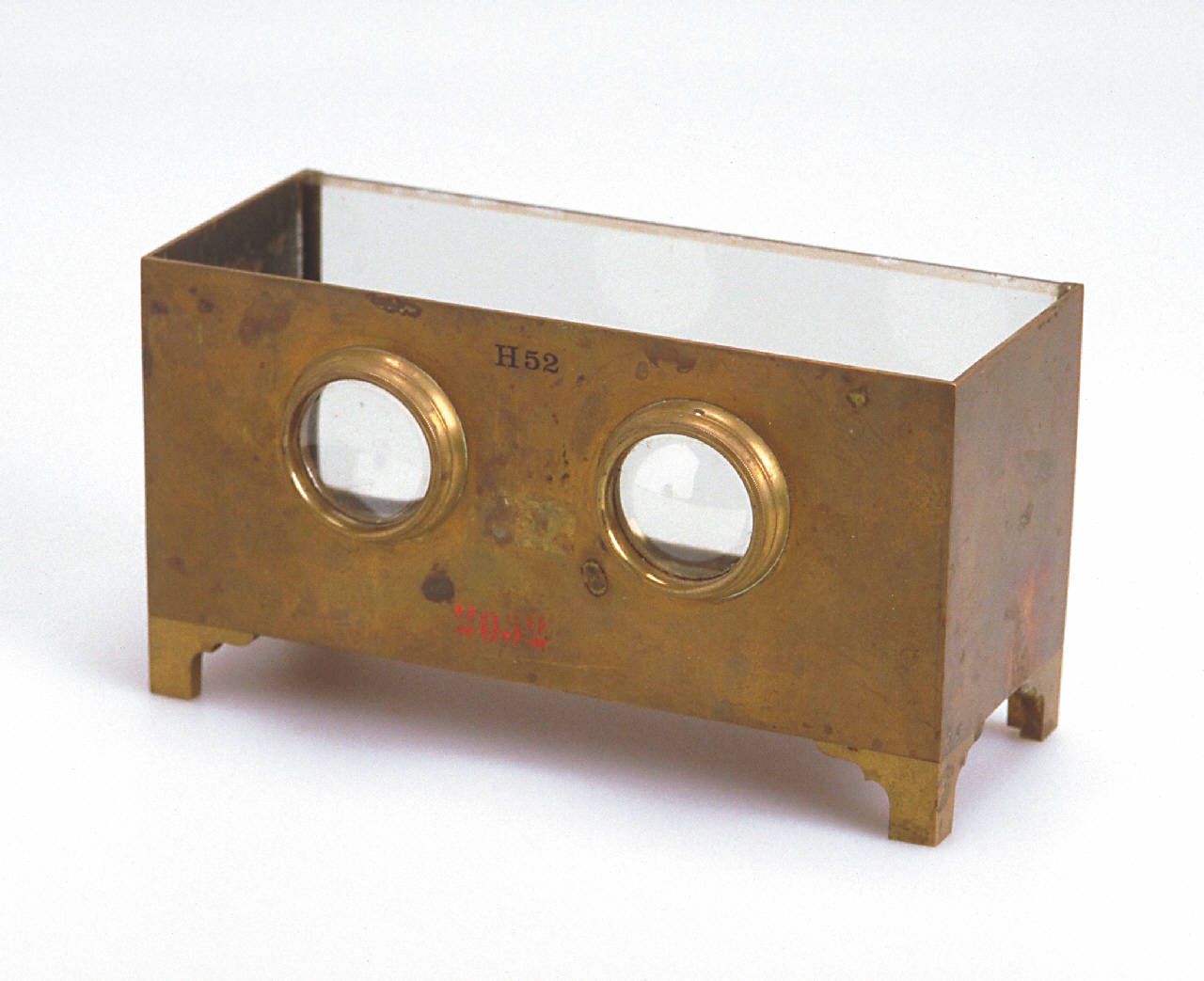 Apparecchio per mostrare effetti lenticolari ottenuti con un liquido (seconda metà sec. XVIII)