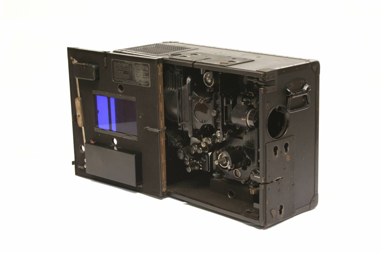 proiettore cinematografico di Eugen Bauer G.m.b.H. (sec. XX)