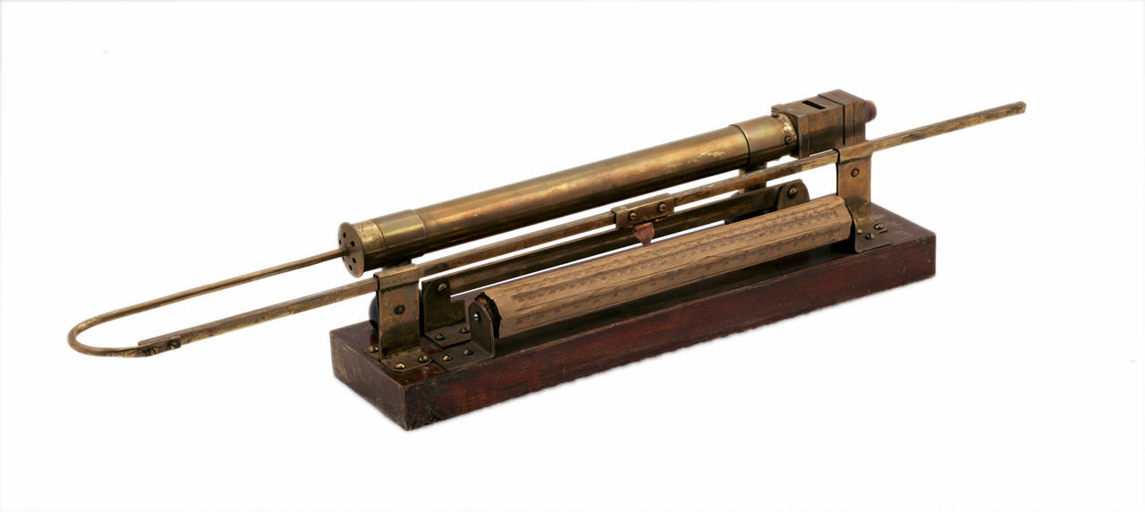 replica di macchina fonografica di Cagnazzi de Samuele, Luca - manifattura italiana (secondo quarto sec. XX)