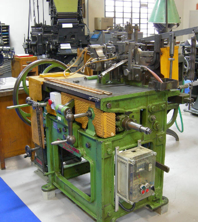 macchina fonditrice per caratteri tipografici