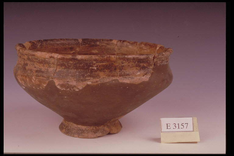 ciotola troncoconica - cultura di Golasecca (fine/inizio secc. VI/ V a.C.)