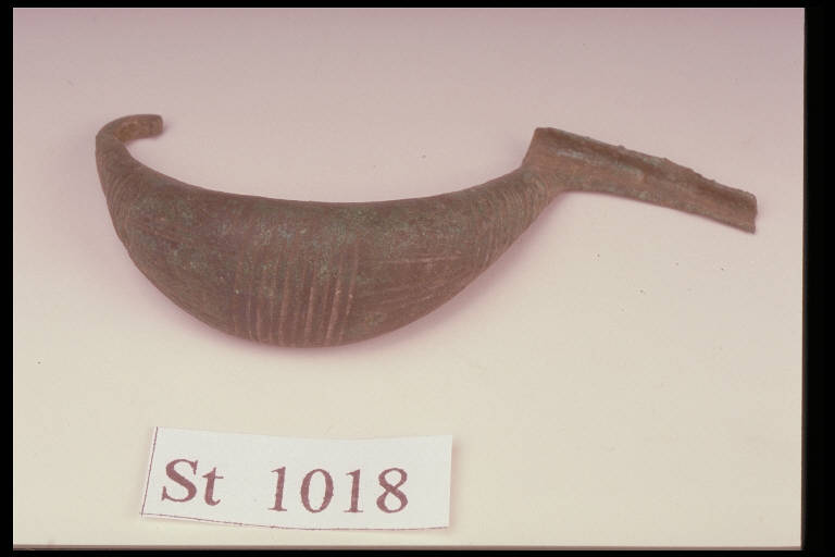 fibula a navicella - cultura di Golasecca (terzo quarto sec. VI a.C.)