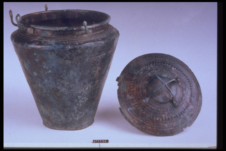 situla, DE MARINIS / tipo Trezzo - cultura di Golasecca (terzo quarto sec. VI a.C.)