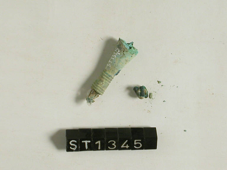 fibula ad arco rivestito - cultura di Golasecca (fine/inizio secc. VI/ V a.C.)