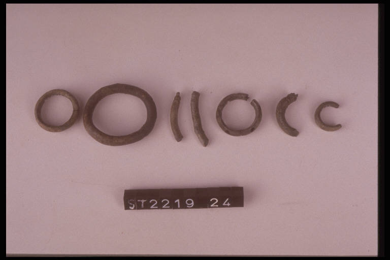 armilla - cultura di Golasecca (fine/inizio secc. VI/ V a.C.)