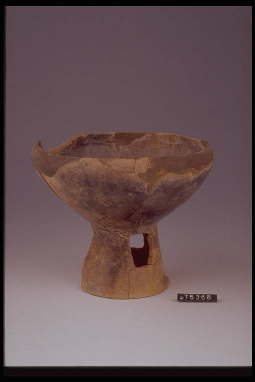 coppa troncoconica - cultura di Golasecca (sec. VII a.C.)