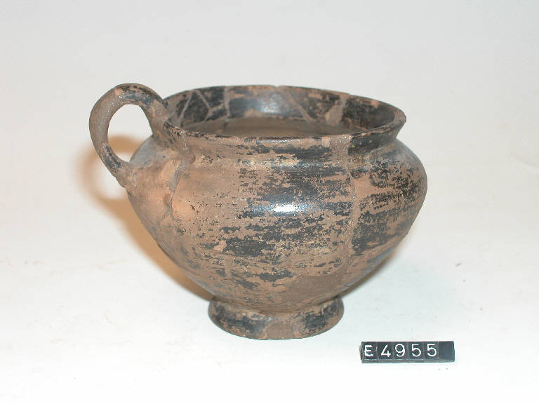 tazza - cultura di Golasecca (fine/inizio secc. VI/ V a.C.)