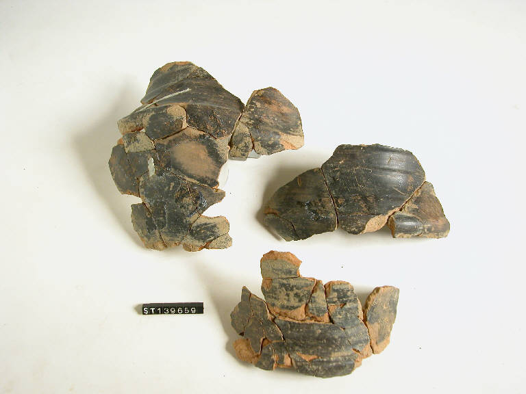 urna - cultura di Golasecca (terzo quarto sec. VI a.C.)