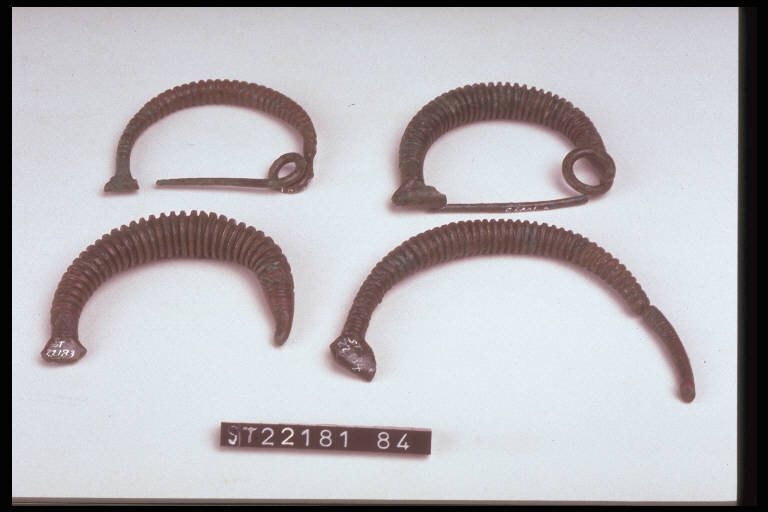 fibula ad arco ingrossato - cultura di Golasecca (sec. IX a.C.)