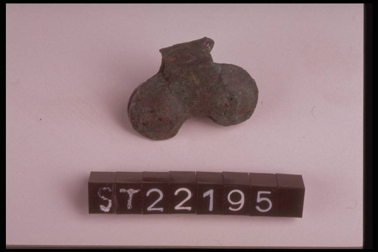 pendaglio a bulla - cultura di Golasecca (sec. IX a.C.)