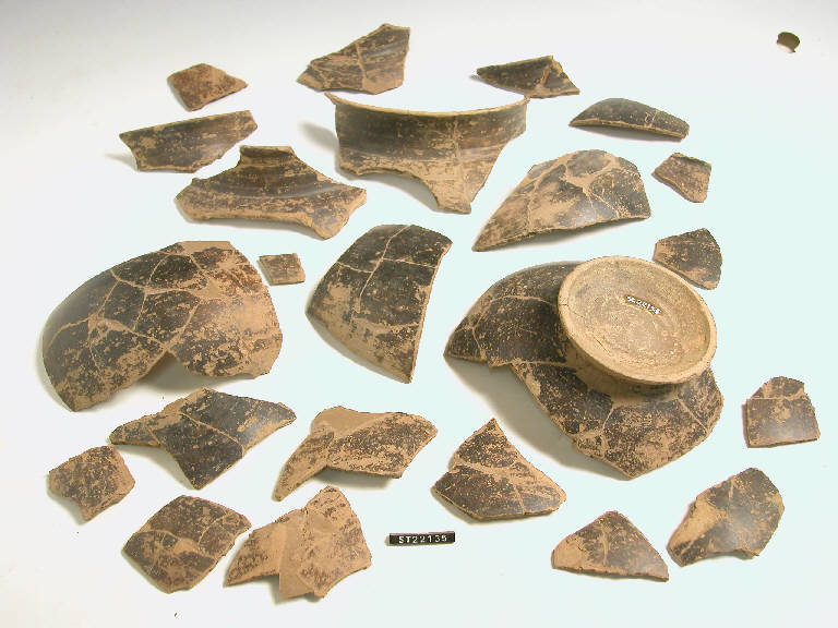 urna globulare - cultura di Golasecca (terzo quarto sec. VI a.C.)