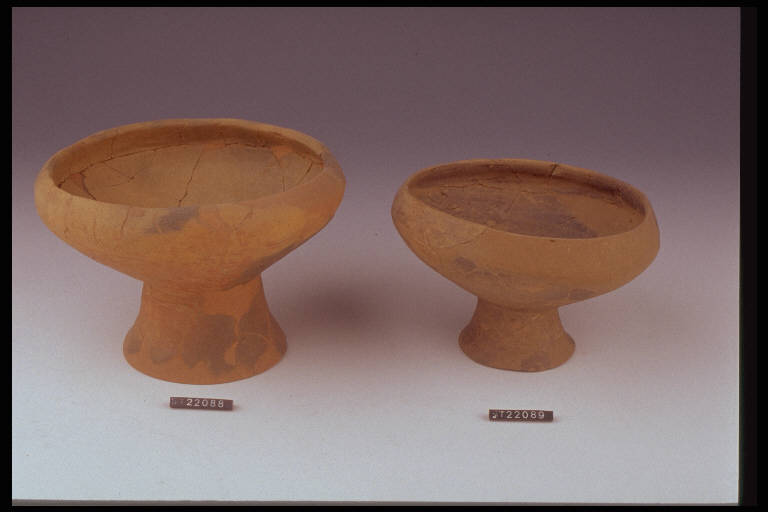 coppa troncoconica - cultura di Golasecca (sec. VII a.C.)