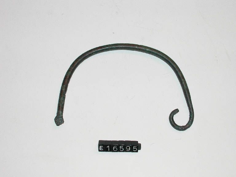 fibula ad arco ingrossato - cultura di Golasecca (sec. IX a.C.)