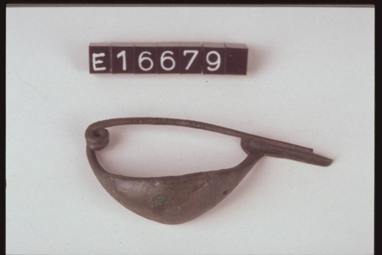 fibula a navicella - cultura di Golasecca (sec. VII a.C.)