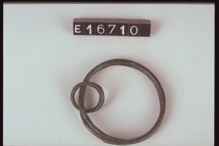 orecchino - cultura di Golasecca (secc. VIII/ V a.C.)