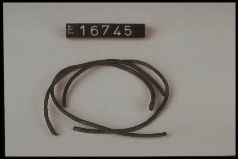 orecchino - cultura di Golasecca (secc. VIII/ V a.C.)