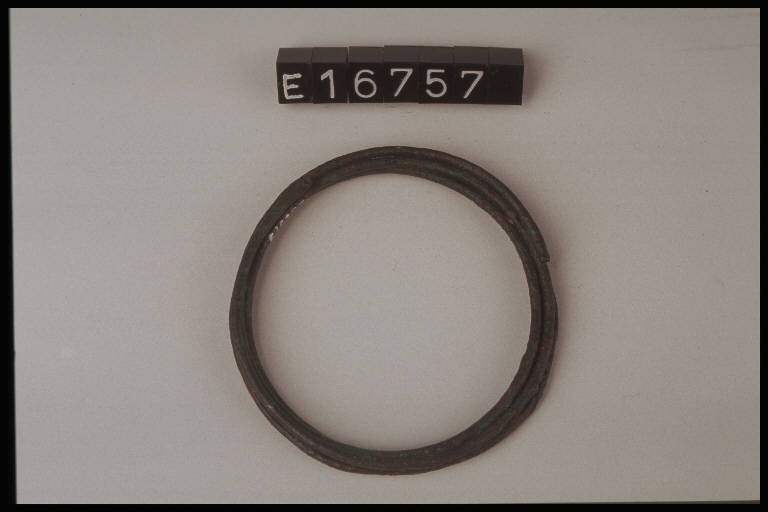 orecchino - cultura di Golasecca (secc. VIII/ V a.C.)