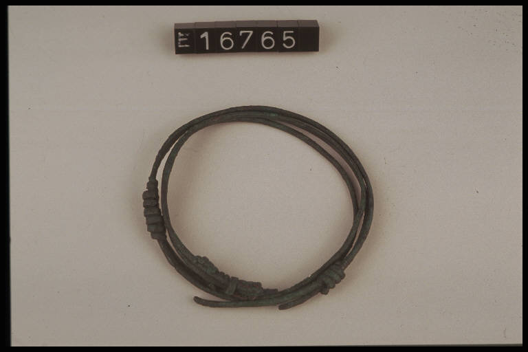 orecchino - cultura di Golasecca (secc. VIII/ V a.C.)