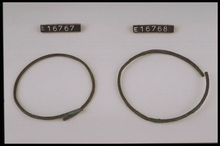 orecchino - cultura di Golasecca (secc. VIII/ V a.C.)