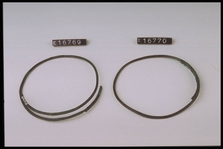 orecchino - cultura di Golasecca (secc. VIII/ V a.C.)