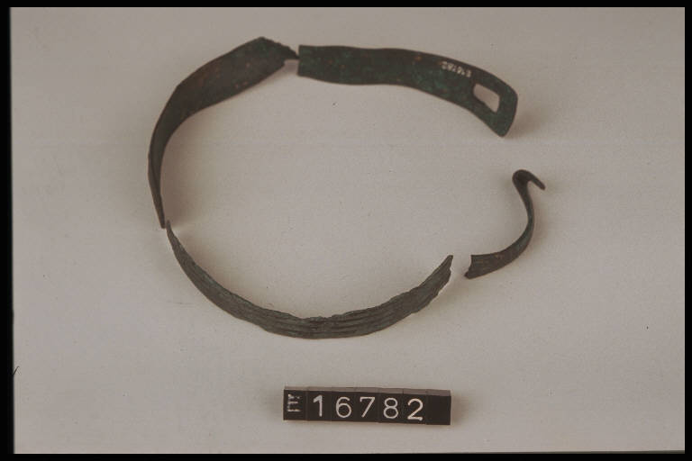 armilla a nastro - cultura di Golasecca (sec. VII a.C.)