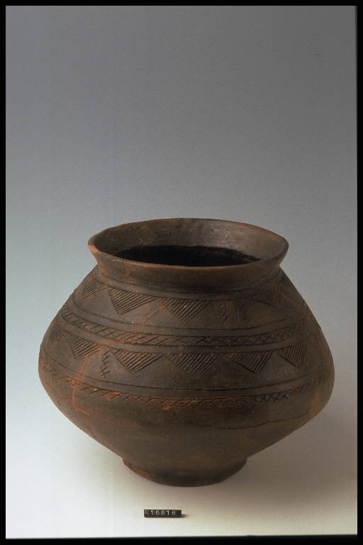 urna biconica - cultura di Golasecca (sec. VII a.C.)