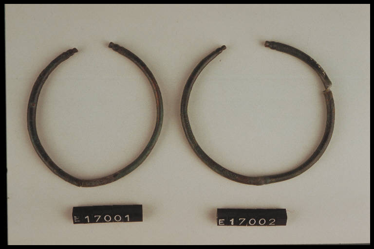 armilla a capi aperti - cultura di Golasecca (fine/inizio secc. VI/ V a.C.)