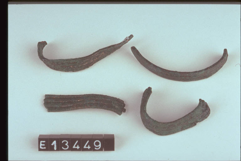 armilla a nastro - cultura di Golasecca (fine/inizio secc. VI/ V a.C.)