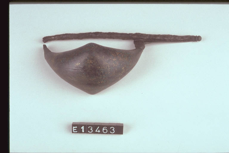 fibula a navicella - cultura di Golasecca (fine/inizio secc. VI/ V a.C.)